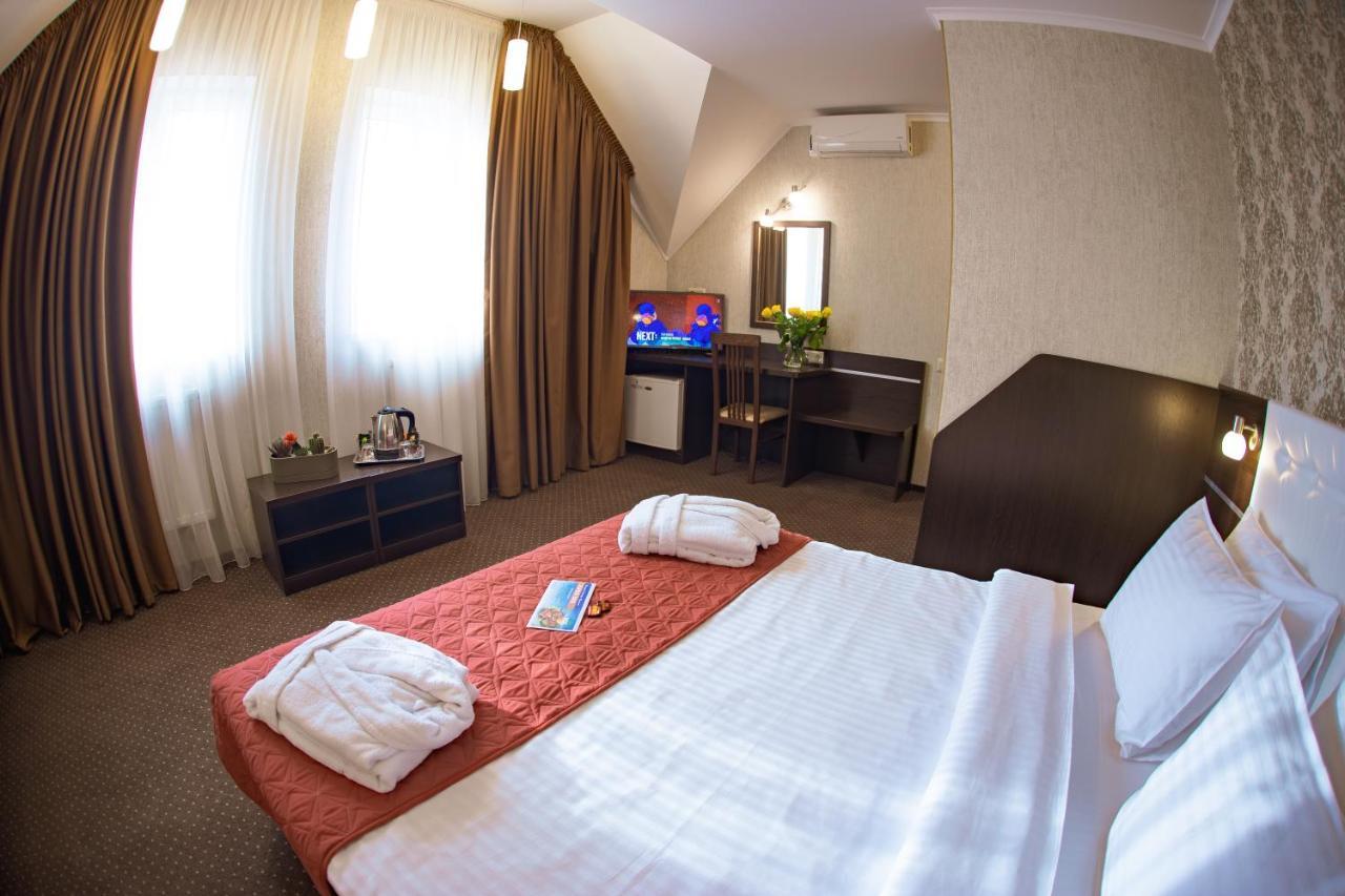 Kiev 365 Park Hotel Sofiivska Borshchahivka Exterior photo
